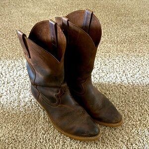 Men’s brown leather cowboy boots size 10D. Made by Masterson Boot Co.